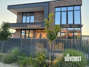 Дом 220м&sup2;, 2-этажный, участок 7 сот.  