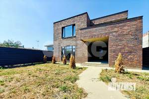 Коттедж 325м&sup2;, 2-этажный, участок 6 сот.  