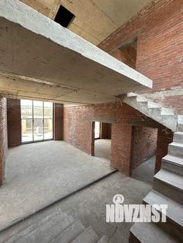 Дом 270м&sup2;, 2-этажный, участок 6 сот.  