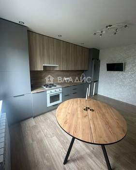 Дом 97м&sup2;, 2-этажный, участок 3 сот.  