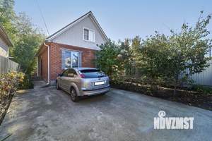 Дом 101м&sup2;, 2-этажный, участок 3 сот.  