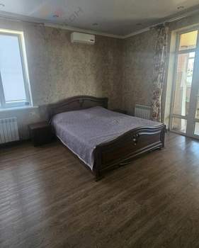 Дом 290м&sup2;, 3-этажный, участок 10 сот.  