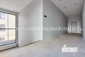 Дом 354м&sup2;, 2-этажный, участок 6 сот.  