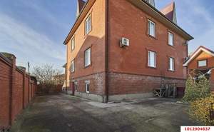 Дом 384м&sup2;, 3-этажный, участок 4 сот.  