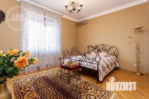 Дом 471м², 3-этажный, участок 10 сот.  