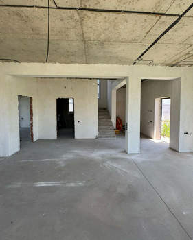 Дом 275м&sup2;, 3-этажный, участок 6 сот.  