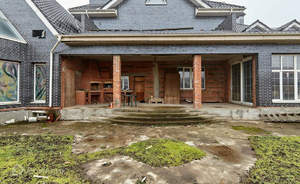 Дом 733м&sup2;, 3-этажный, участок 12 сот.  