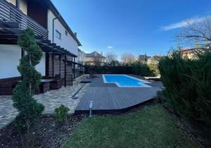 Дом 356м&sup2;, 3-этажный, участок 12 сот.  