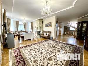Дом 370м², 3-этажный, участок 8 сот.  