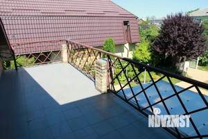 Дом 270м&sup2;, 2-этажный, участок 8 сот.  