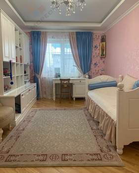 Дом 379м&sup2;, 2-этажный, участок 4 сот.  