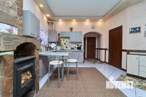 Дом 205м&sup2;, 2-этажный, участок 4 сот.  