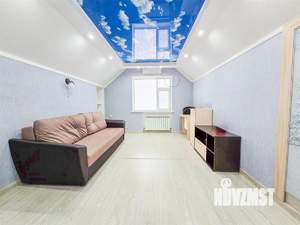 Дом 100м&sup2;, 2-этажный, участок 3 сот.  