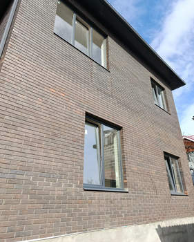 Дом 220м&sup2;, 3-этажный, участок 5 сот.  