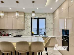 Дом 300м&sup2;, 2-этажный, участок 6 сот.  