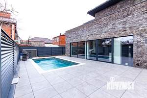 Дом 410м&sup2;, 2-этажный, участок 7 сот.  