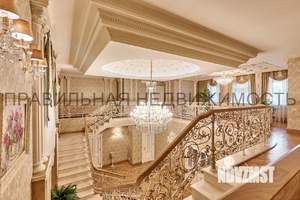 Дом 800м&sup2;, 2-этажный, участок 16 сот.  