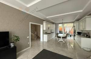 Дом 231м², 3-этажный, участок 4 сот.  