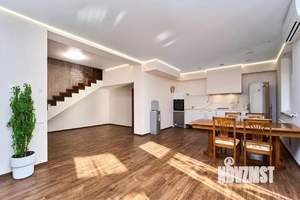 Дом 252м&sup2;, 2-этажный, участок 8 сот.  