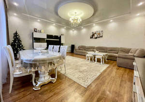 Дом 165м&sup2;, 2-этажный, участок 4 сот.  