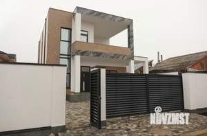 Коттедж 240м&sup2;, 2-этажный, участок 4 сот.  