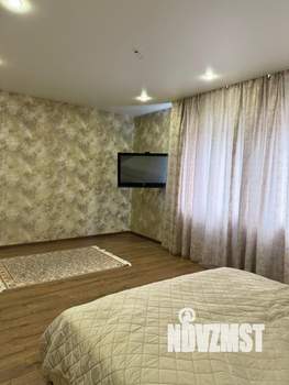 Дом 564м&sup2;, 2-этажный, участок 817 сот.  