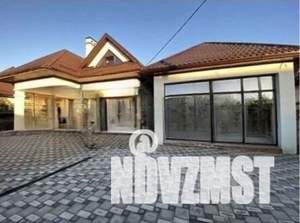 Дом 140м&sup2;, 2-этажный, участок 4 сот.  