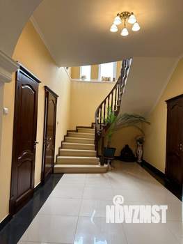 Дом 269м&sup2;, 2-этажный, участок 12 сот.  