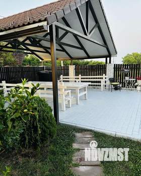 Дом 389м&sup2;, 3-этажный, участок 7 сот.  