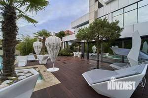 Дом 500м&sup2;, 2-этажный, участок 13 сот.  