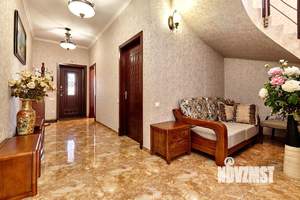 Дом 194м², 2-этажный, участок 6 сот.  