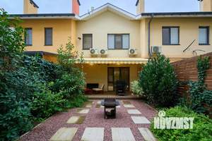 Таунхаус 60м&sup2;, 2-этажный, участок 90 сот.  