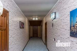 Дом 513м&sup2;, 2-этажный, участок 13 сот.  