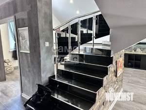 Дом 210м&sup2;, 2-этажный, участок 4 сот.  