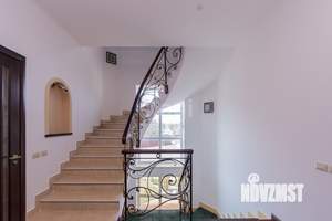 Дом 294м², 2-этажный, участок 6 сот.  
