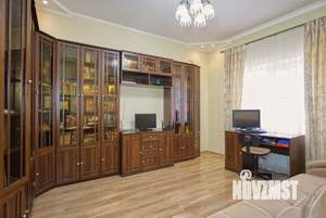 Дом 228м², 2-этажный, участок 6 сот.  