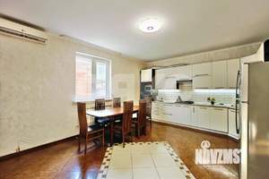 Дом 185м&sup2;, 1-этажный, участок 10 сот.  