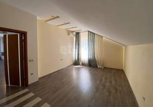 Дом 227м&sup2;, 3-этажный, участок 4 сот.  