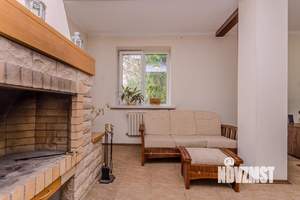 Дом 180м&sup2;, 2-этажный, участок 3 сот.  