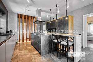 Дом 390м&sup2;, 2-этажный, участок 13 сот.  