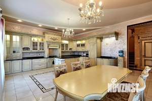 Дом 412м&sup2;, 3-этажный, участок 6 сот.  