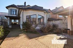 Дом 412м&sup2;, 3-этажный, участок 6 сот.  