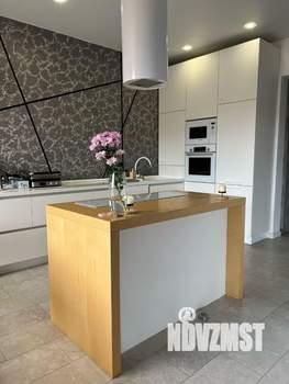 Дом 165м², 2-этажный, участок 6 сот.  