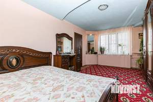 Дом 175м&sup2;, 3-этажный, участок 1 сот.  