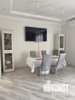 Дом 151м&sup2;, 2-этажный, участок 3 сот.  