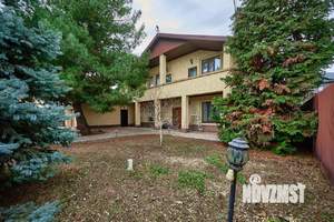 Дом 290м&sup2;, 2-этажный, участок 9 сот.  