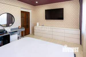 Дом 281м&sup2;, 2-этажный, участок 4 сот.  