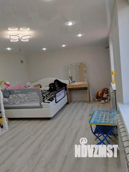 Дом 100м&sup2;, 2-этажный, участок 4 сот.  