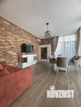 Дом 237м&sup2;, 2-этажный, участок 8 сот.  