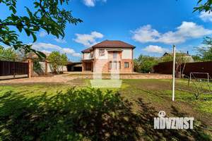 Дом 241м², 2-этажный, участок 14 сот.  